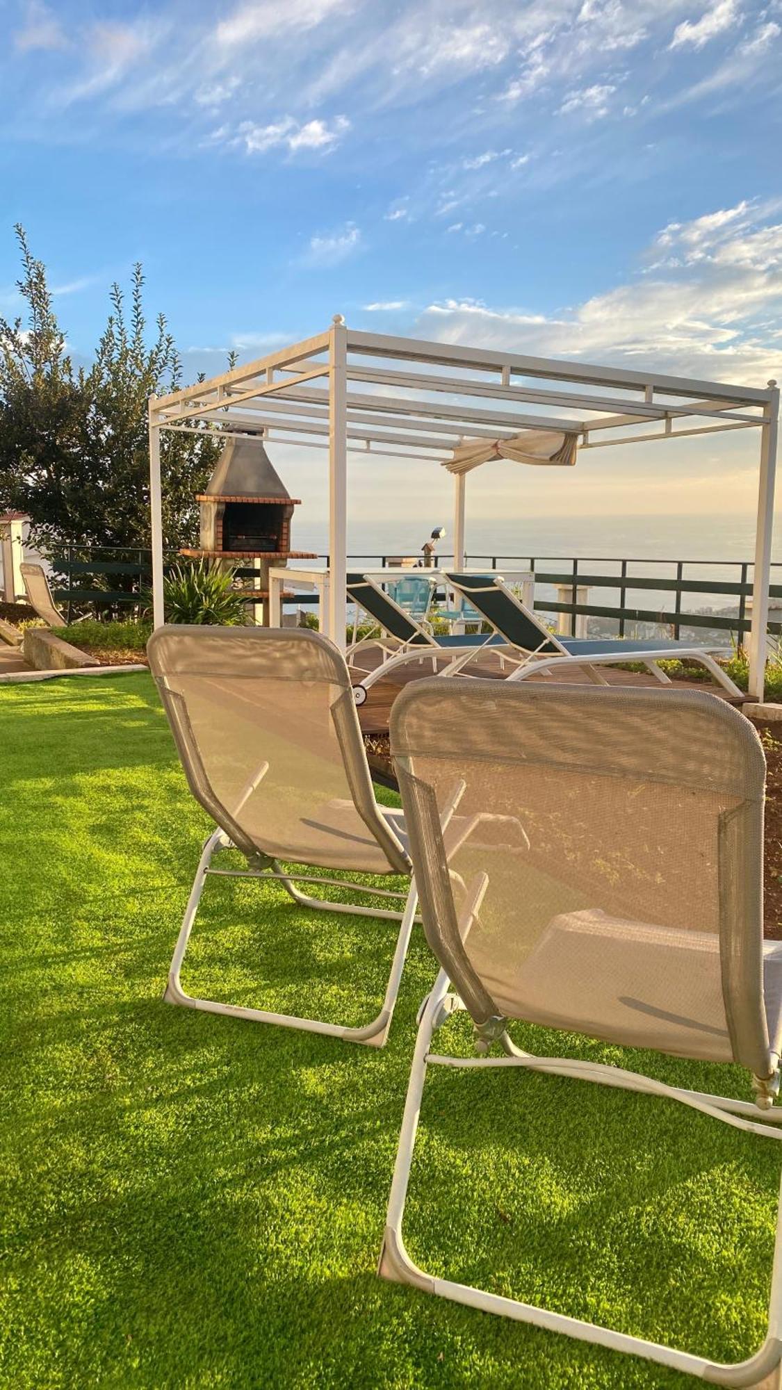 Studio Geek Villa - Open Space - 5M From 5 Top Attractions - Pool All Year Round, Dining Pergola, Barbecue - Funchal Matrix Holiday Home エクステリア 写真